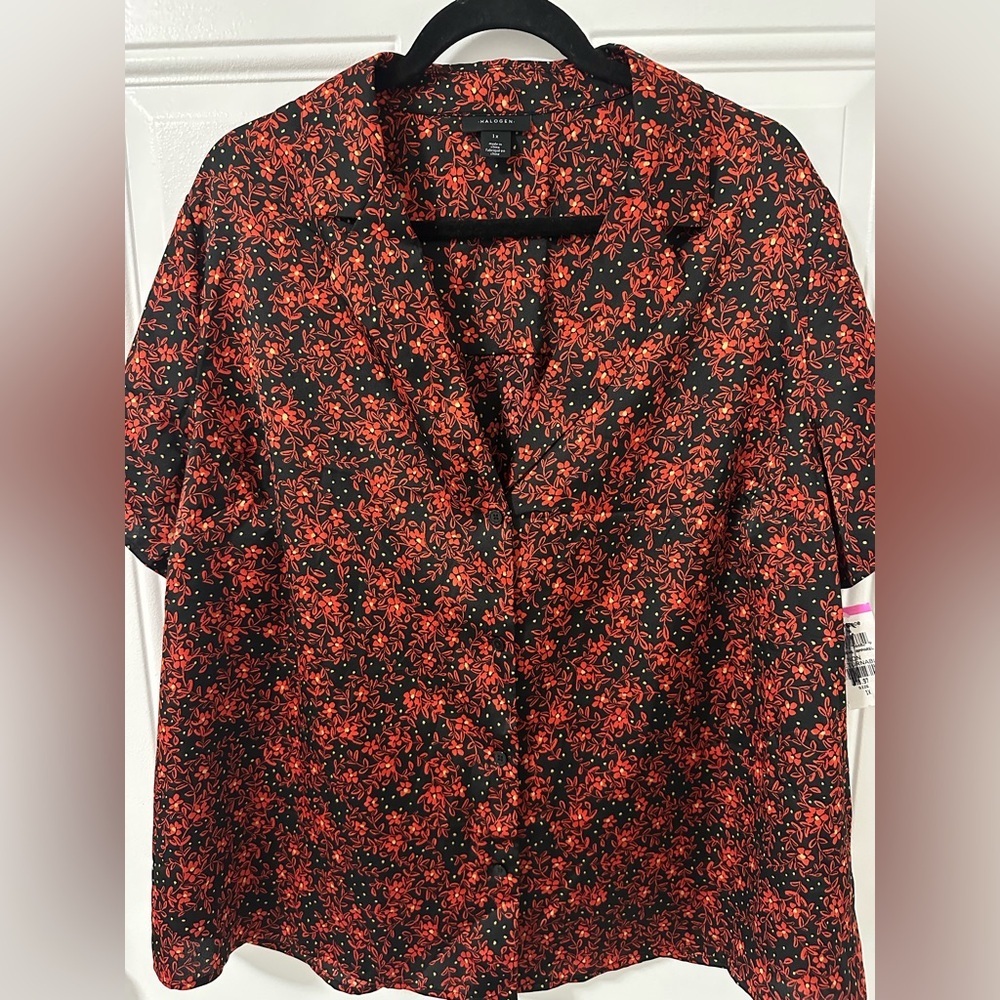 Halogen Black and Red Floral A-Line top, New, Size 1X - Picture 1 of 14